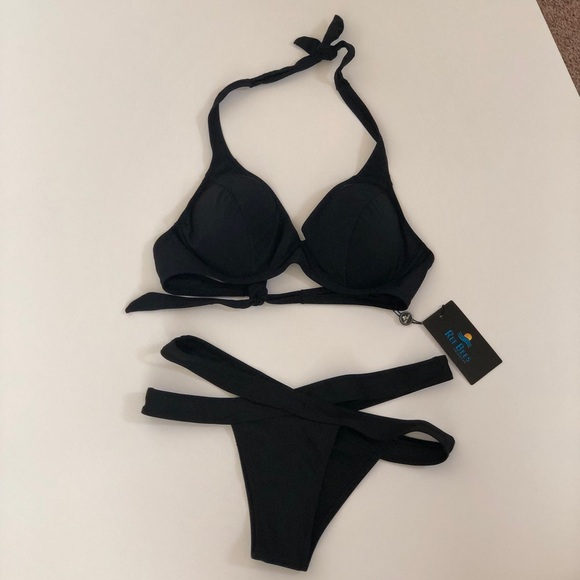 Black Swimsuit - Picture 2 of 6